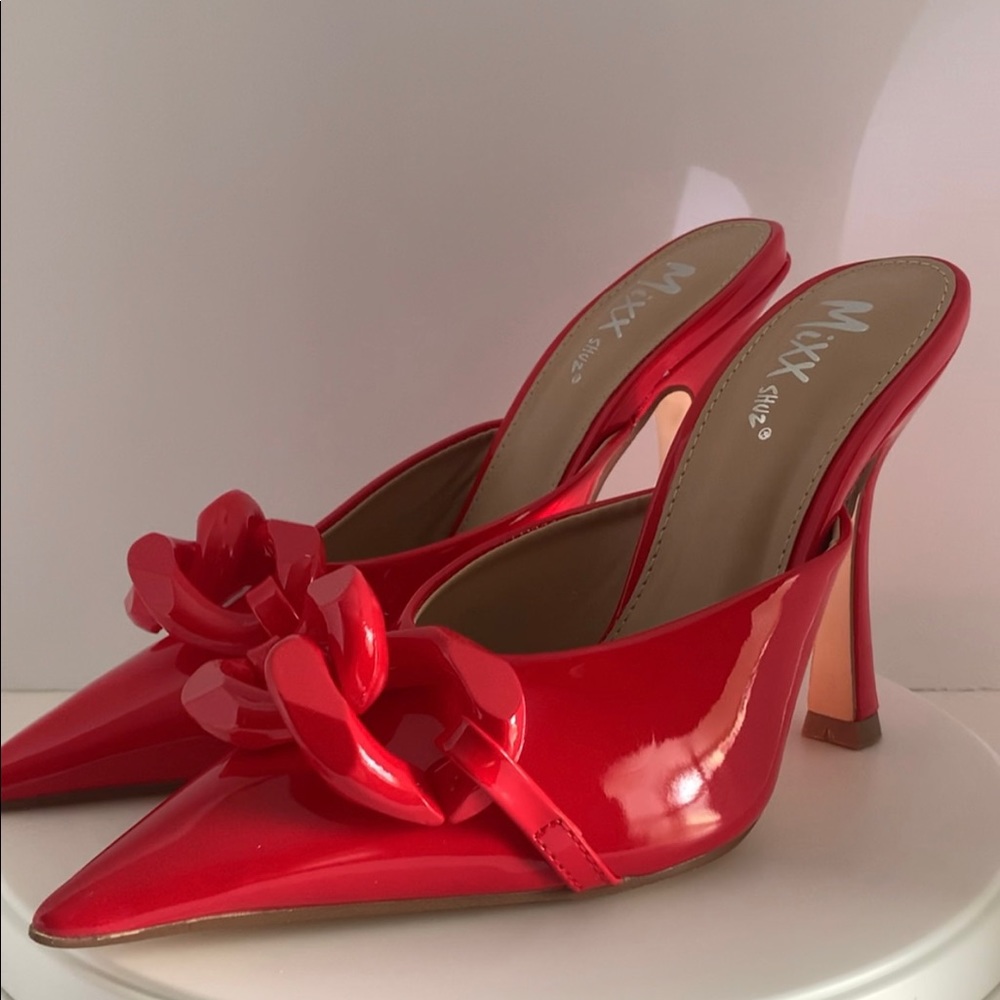 Pointy Red